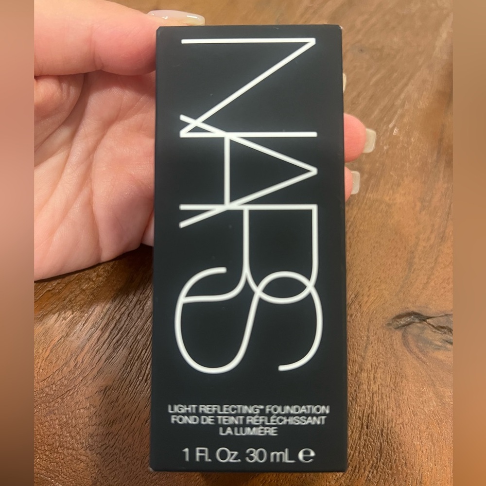 NARS 
Light Reflecting Skin Improving Medium Coverage Shade medium 2.25
